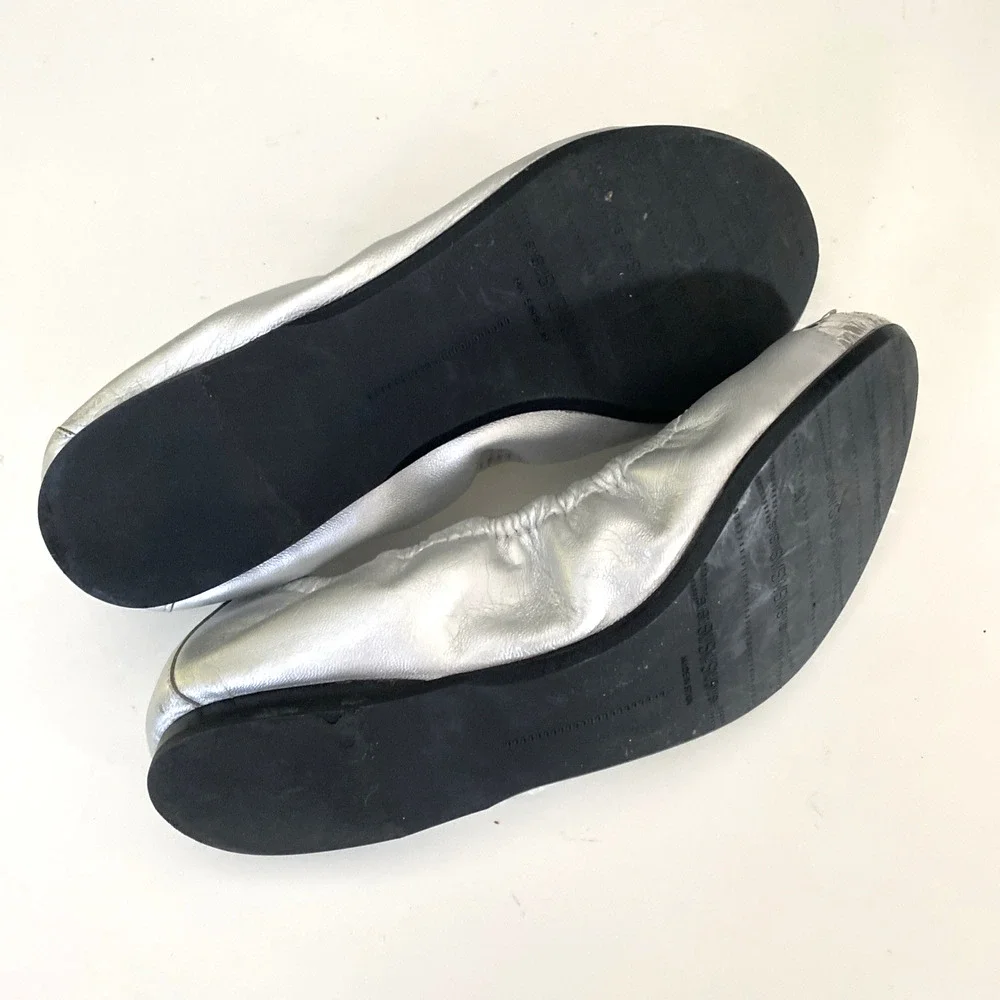 Stuart Weitzman Bolshoi Silver Nappa Ballet Flat Metallic Snake Cap Toe Bow 8 M